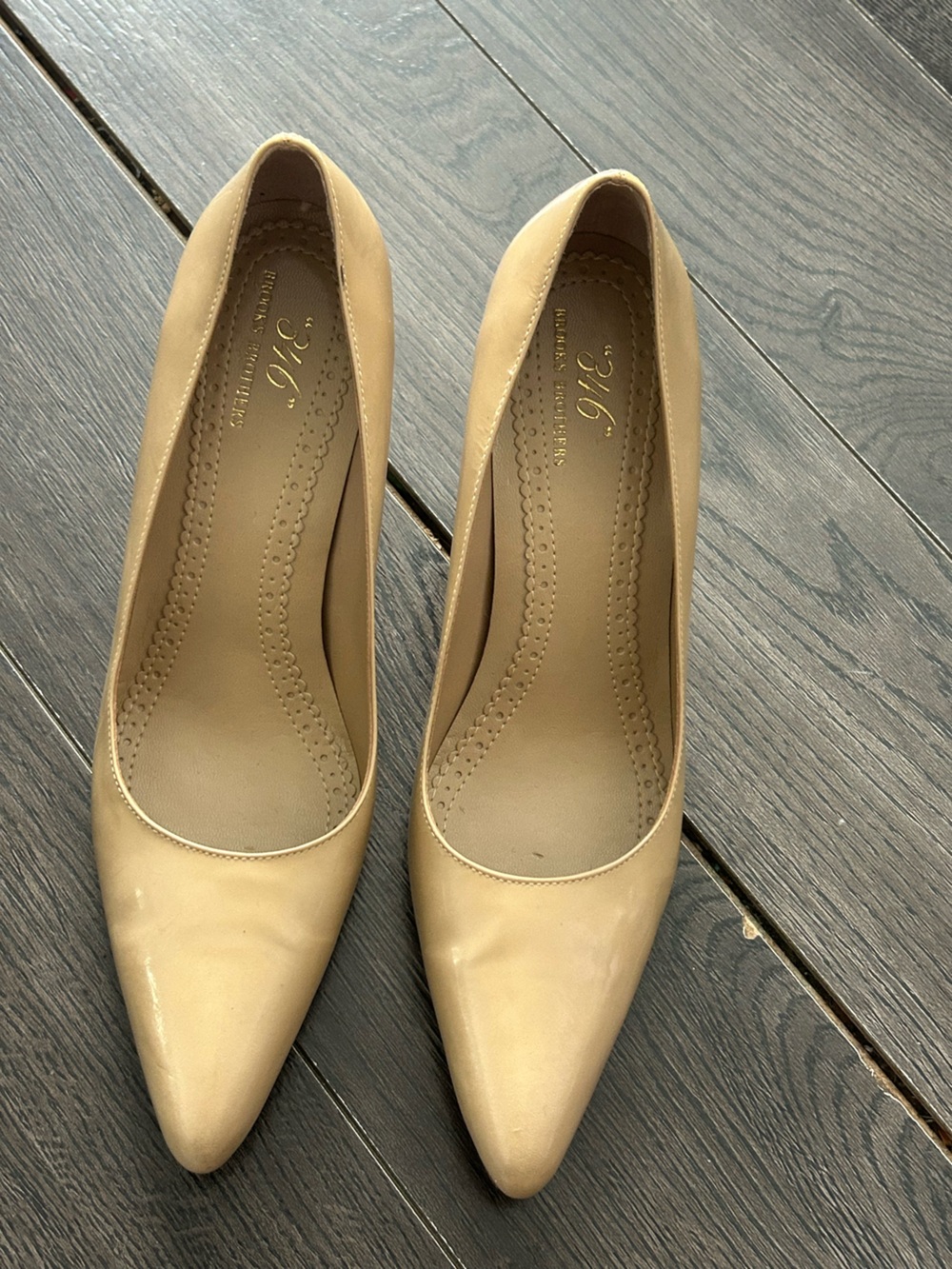 Brooks Brothers Beige Pointed-Toe Leather Flats 7.5